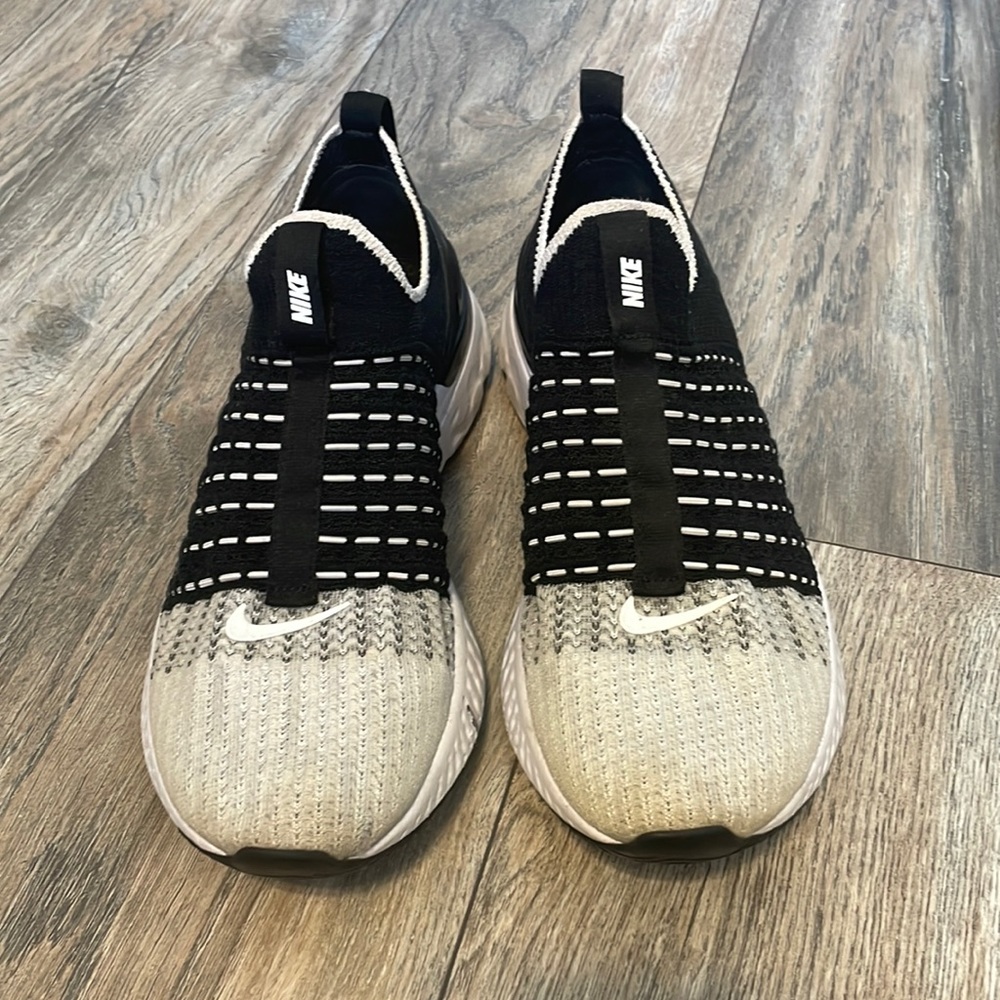 NIKE Phantom Running Sneakers
